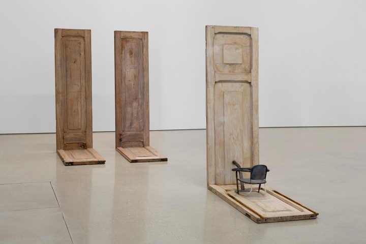 Doris Salcedo — La Casa Viuda VI