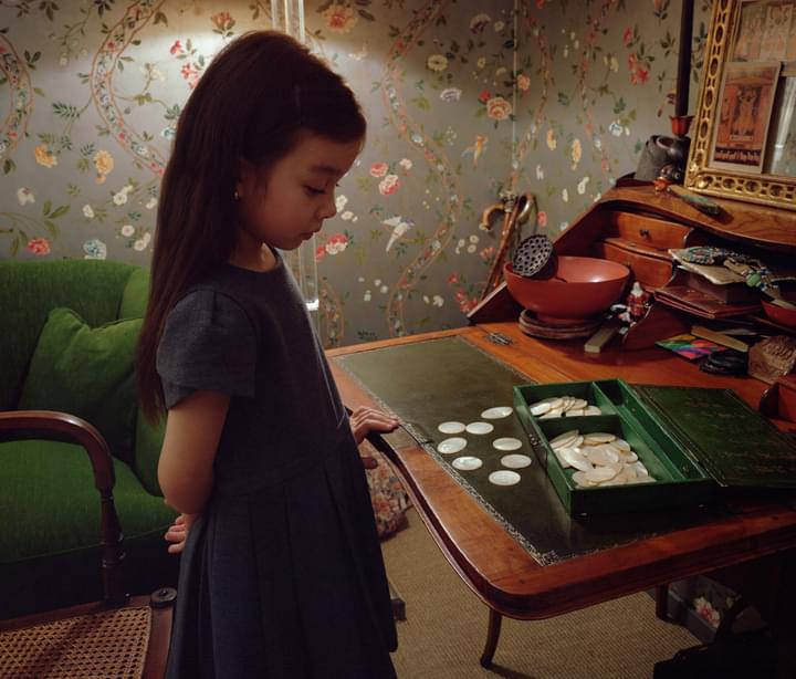 Jeff Wall - Mother of pearl - 1