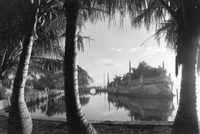 The Light Club of Vizcaya: A Women's Picture The Light Club of Vizcaya: A Women's Picture